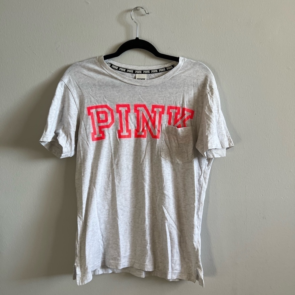 PINK! By Victoria's Secret Classic Graphic Pocketed T-Shirt - Size XS in Grey